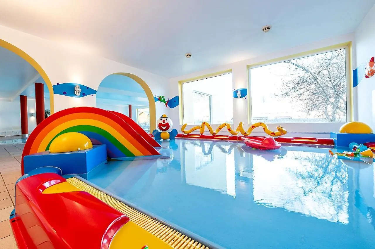 Familotel Mein Krug Warmensteinach 3*,